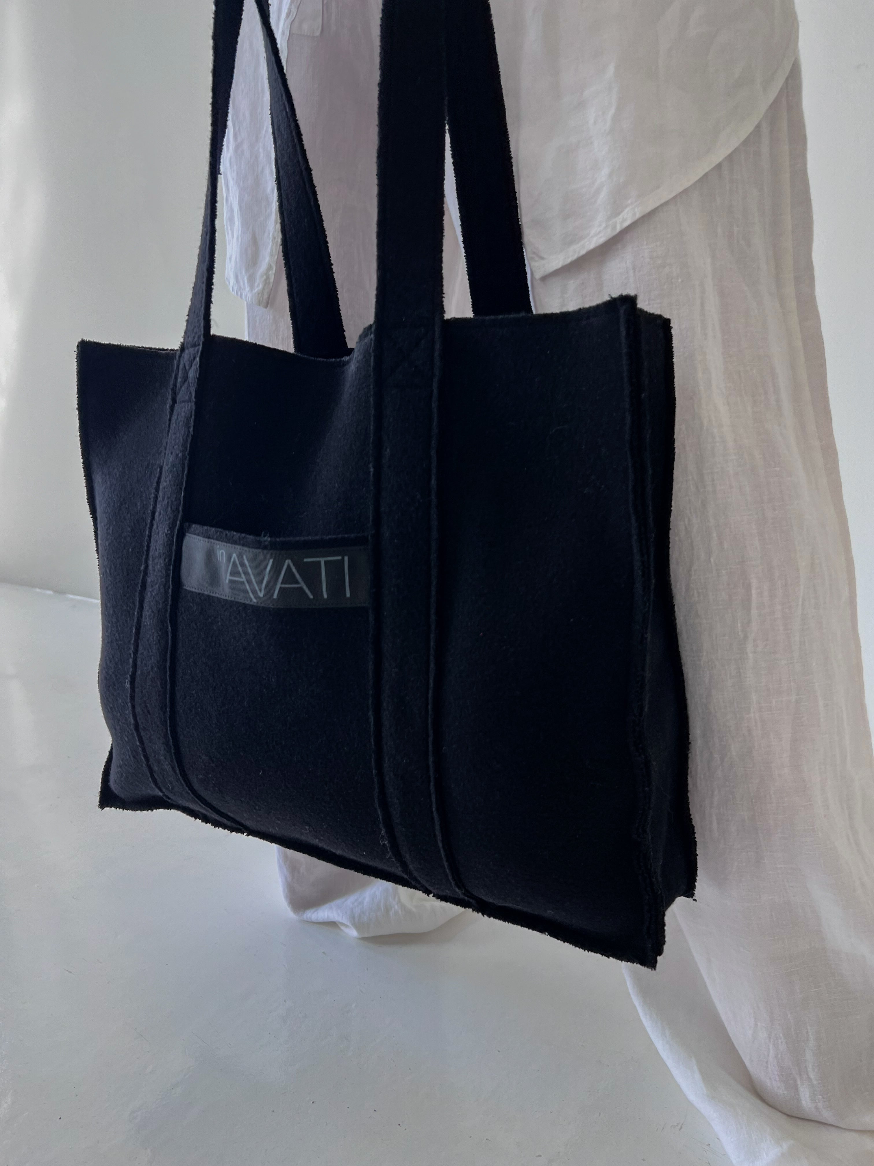 BLACK WOOL SHOPPING BAG