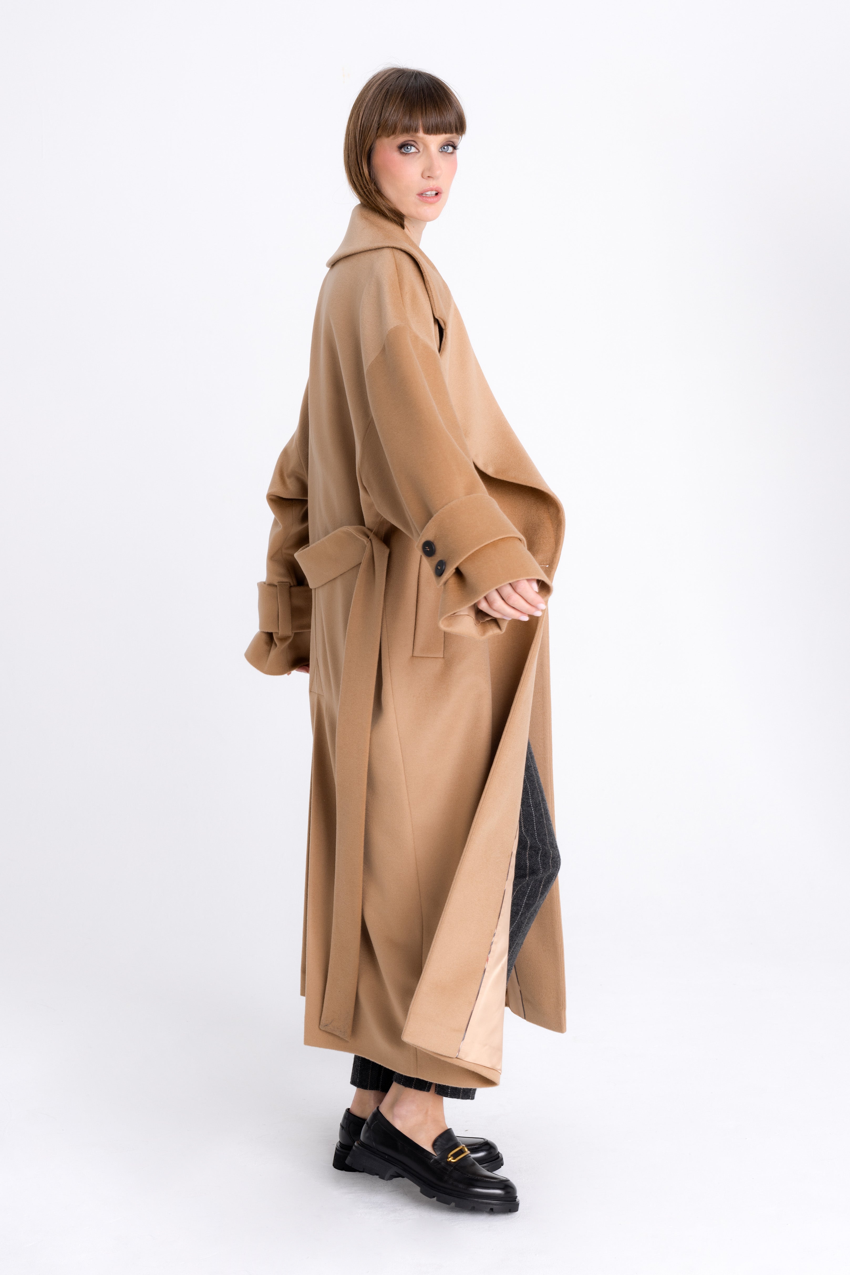 BELTED OVERSIZED CAMEL COAT InAvati