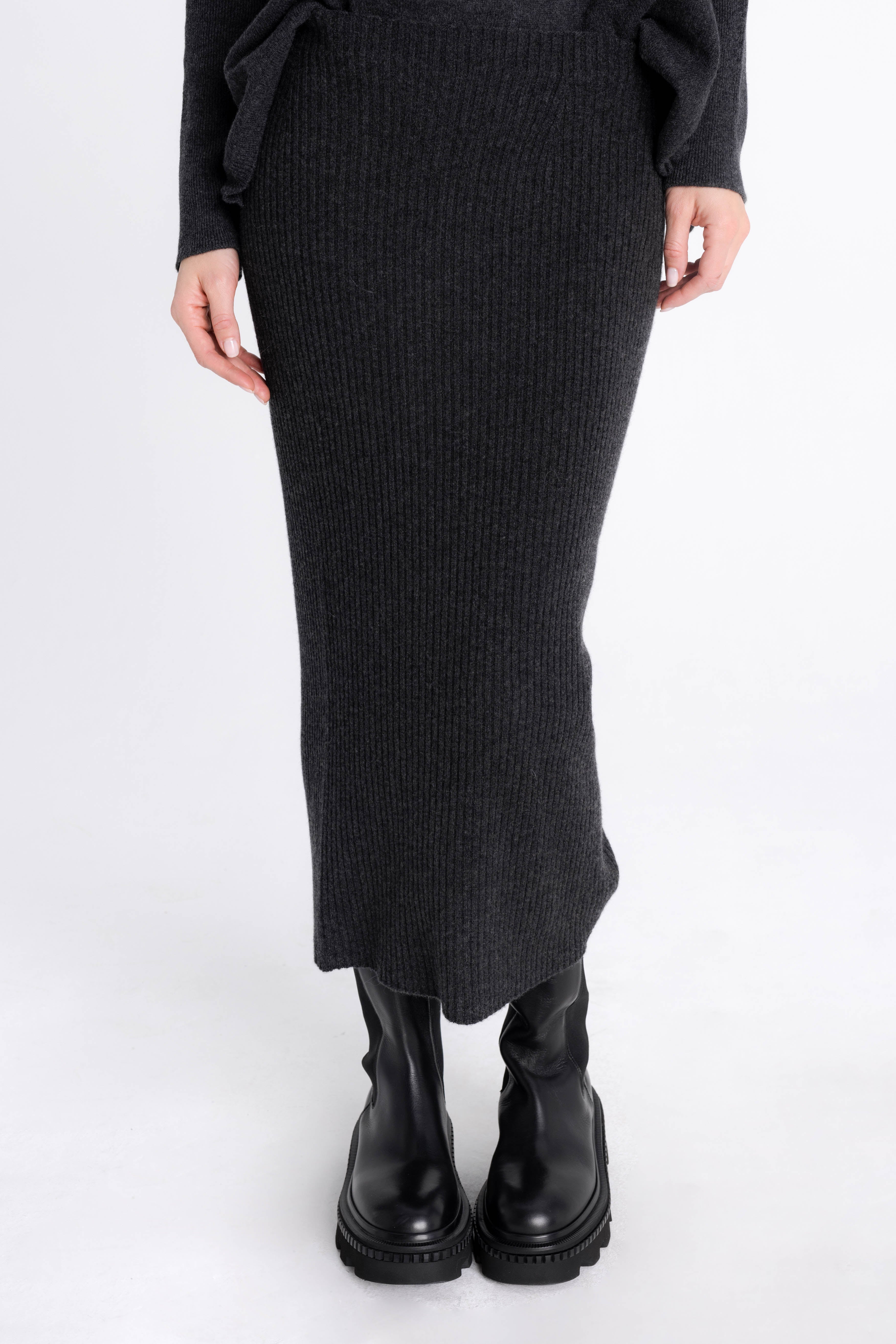 DARK GREY KNITTED SKIRT