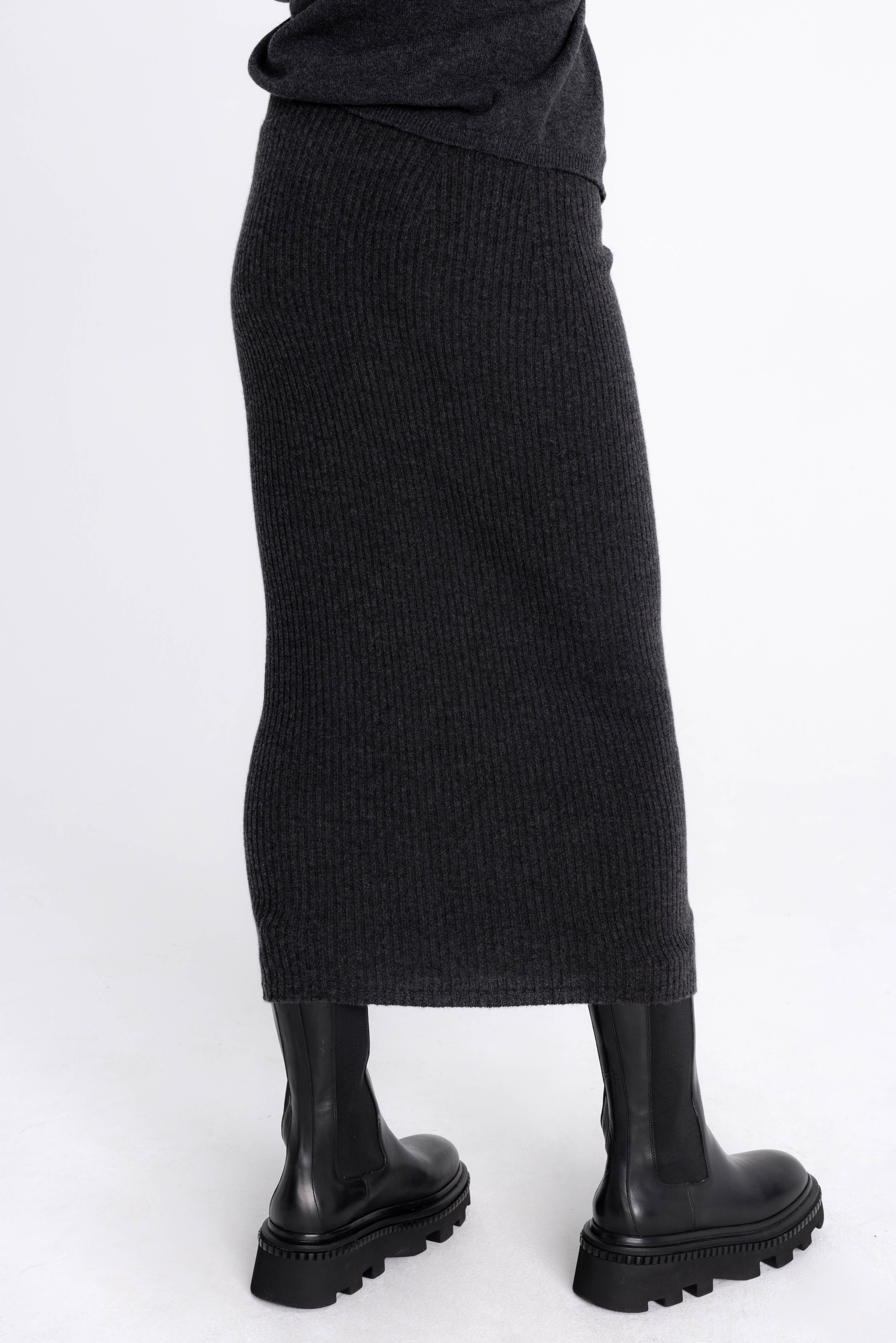 DARK GREY KNITTED SKIRT