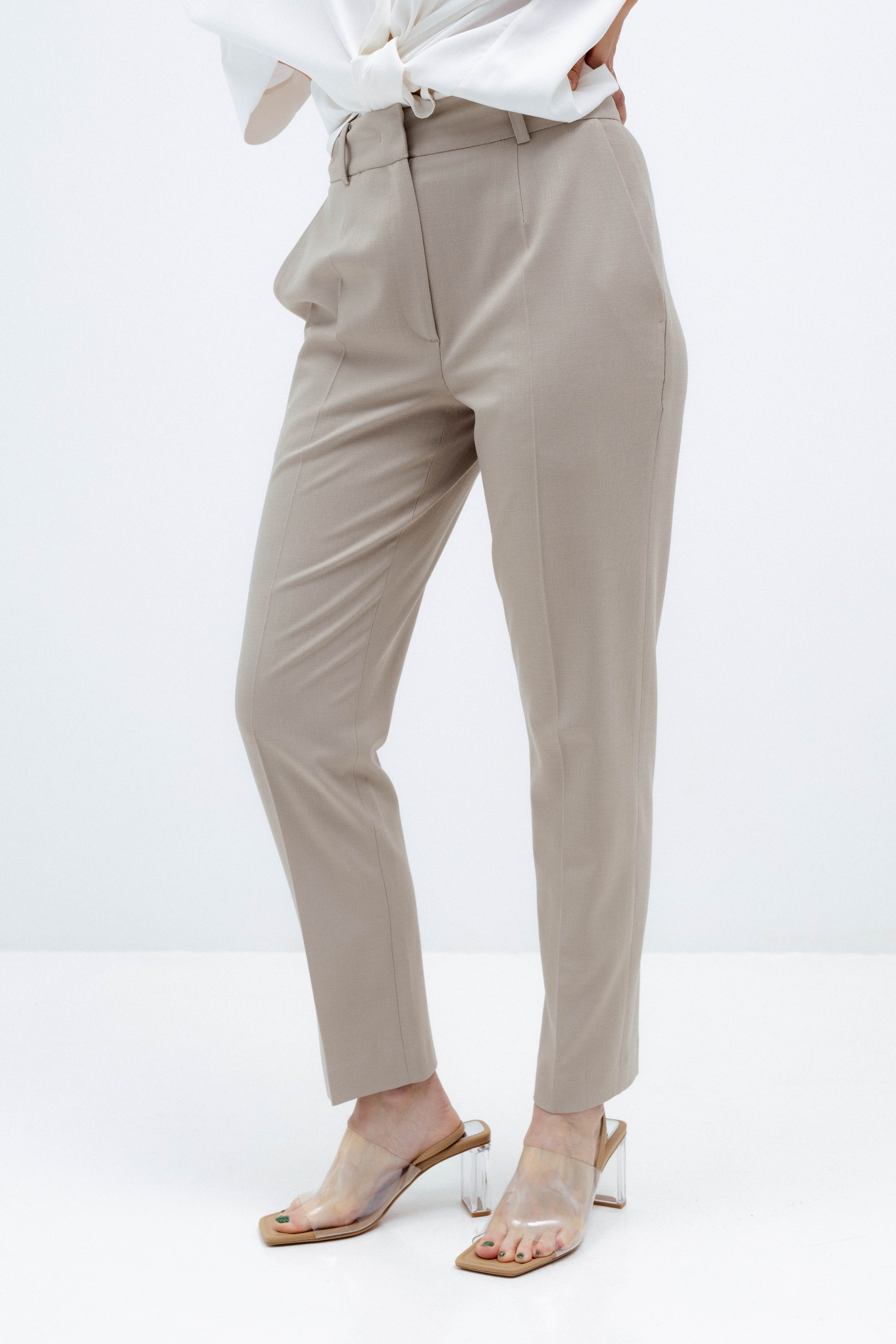 SLIM FIT TROUSERS IN LIGHT TAUPE