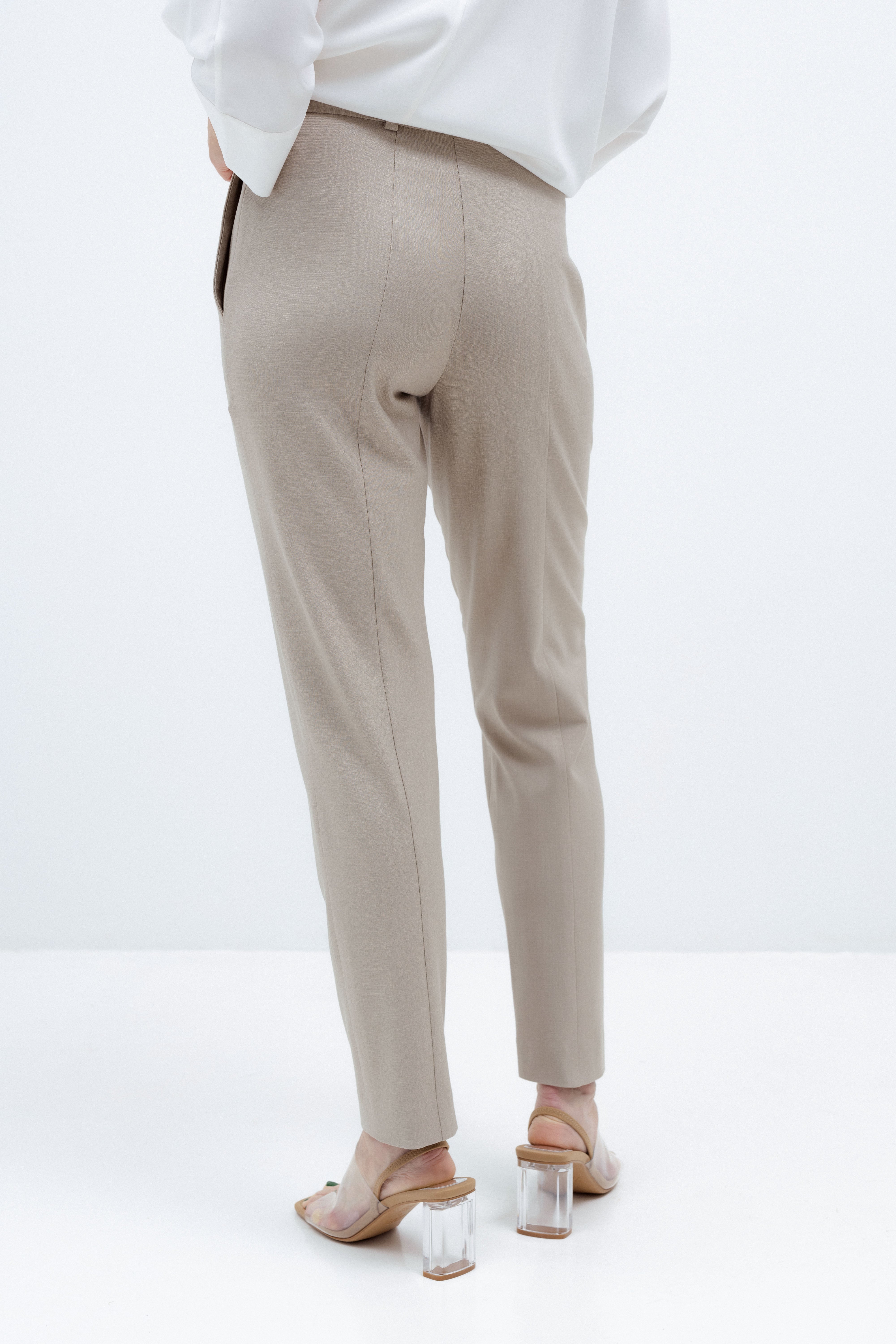 SLIM FIT TROUSERS IN LIGHT TAUPE