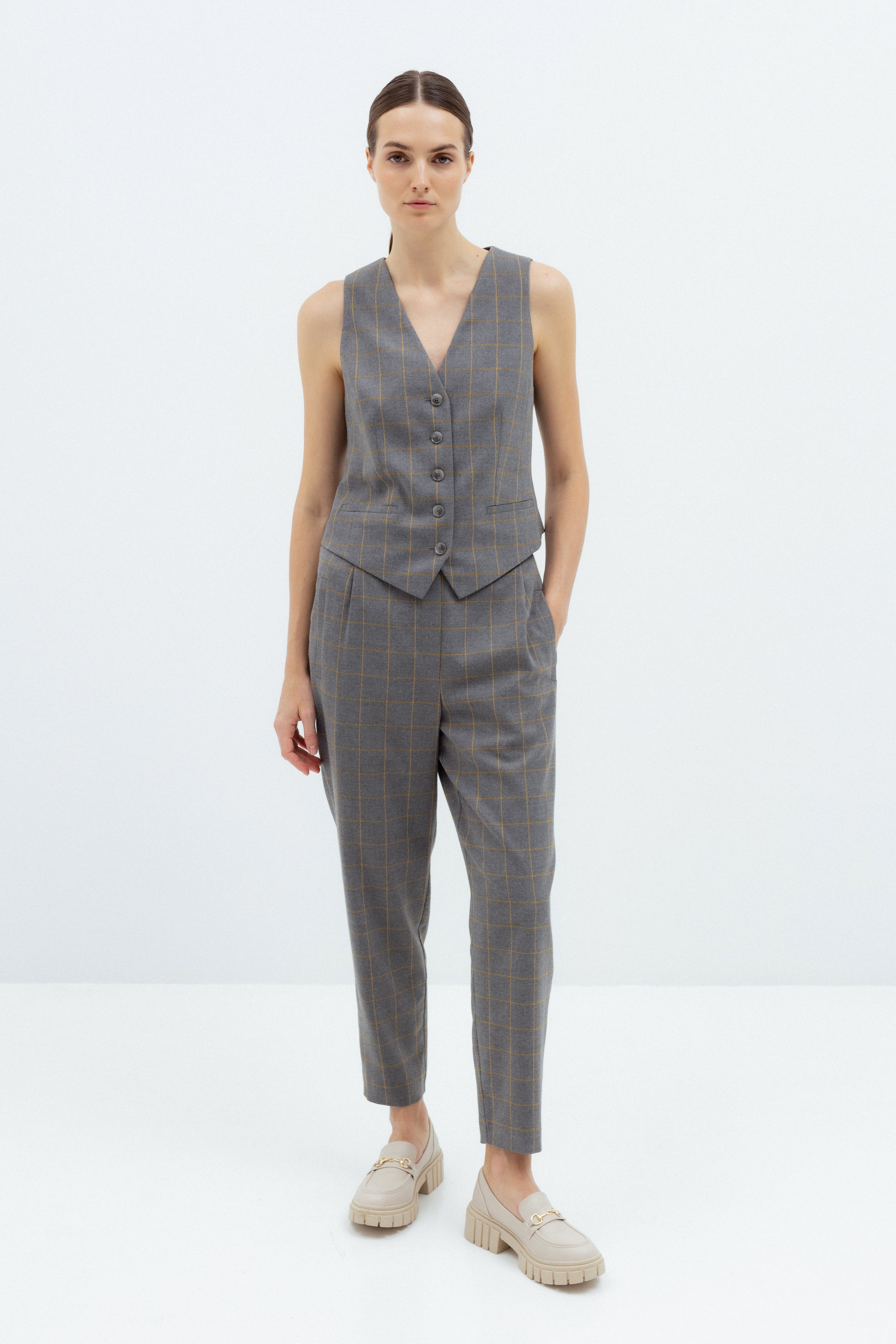 GREY CHECKED FITTED VEST