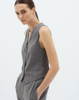 GREY CHECKED FITTED VEST