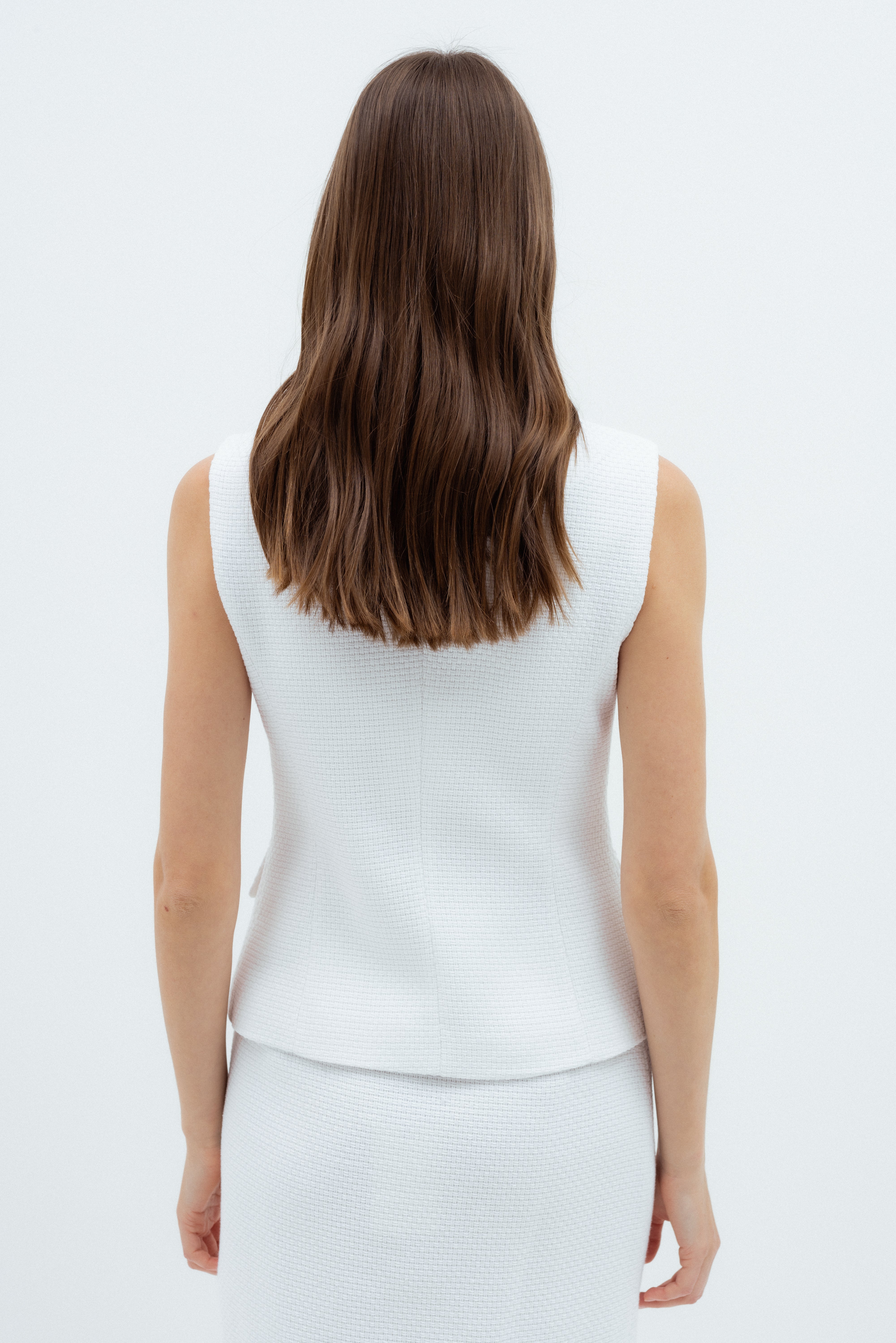 WAFFLE-TEXTURE WHITE FITTED VEST