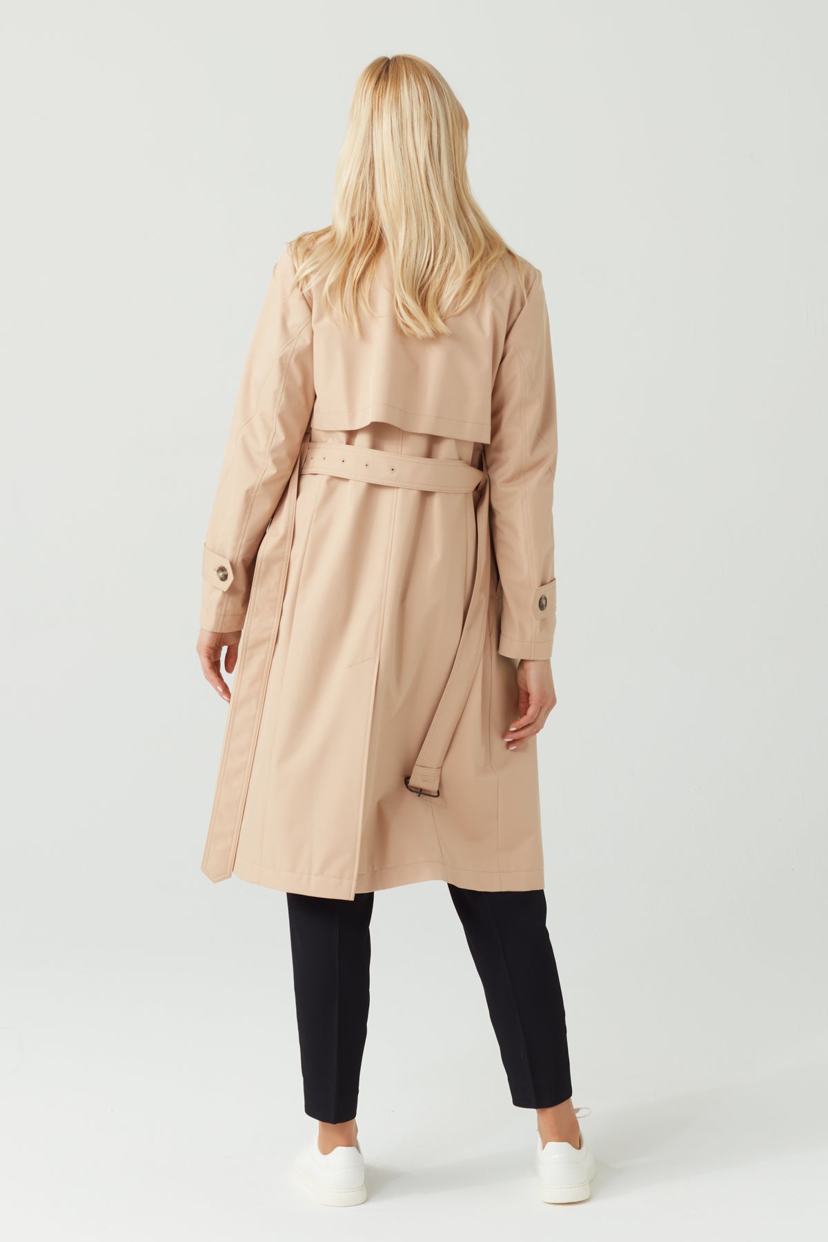 TIMELESS TRENCH COAT IN SAND